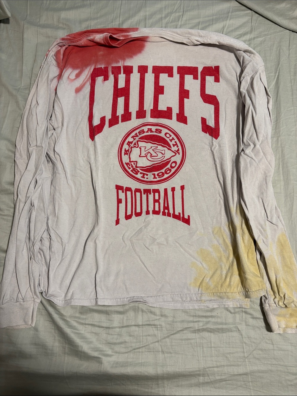 Junk Food Clothing White Long Sleeve 'CHIEFS' Red Graphic Tee